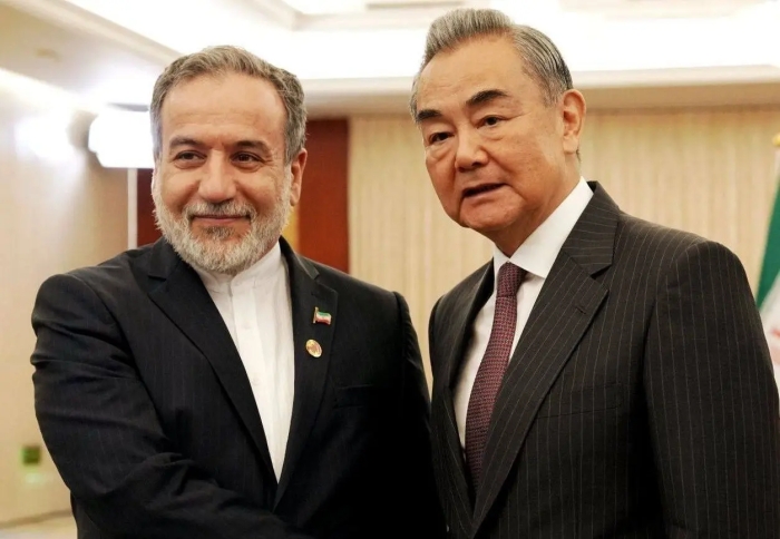 عراقچی با همتای چینی گفت‌و‌گو کرد
