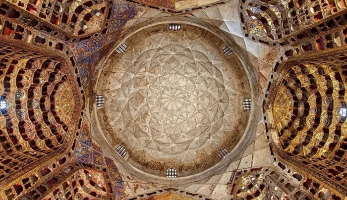 هدیه 400 ساله امپراتور چین به ایران؛ ماجرای چینی‌های رنگ آبی چه بود؟