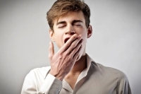 خمیازه، سوپاپ طبیعی بدن برای نجات مغز / آیا واقعا خمیازه مسری است؟