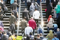 مردم بی‌صدا، بی‌تصویر/ آقای پزشکیان غفلت کردید