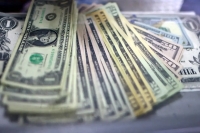 قیمت دلار امروز دوشنبه 13 بهمن 1404