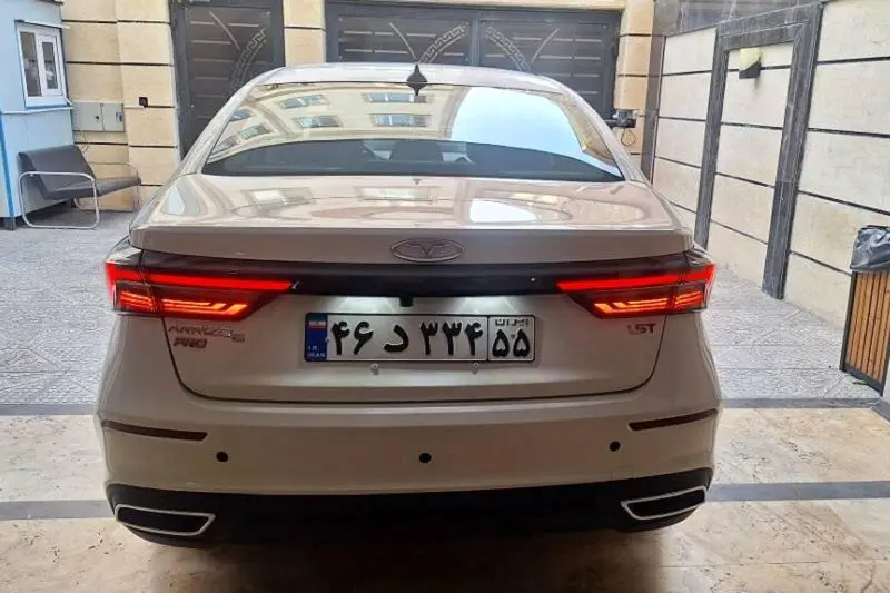 نمای عقب فونیکس آریزو 6 پرو