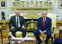 ترامپ: ۲۵ سال طول می‌کشد تا ایران خودش را بازسازی کند