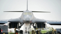 گزارش آکسیوس درباره حمله آمریکا به ایران از پایگاه انگلیس با بمب‌افکن B-1