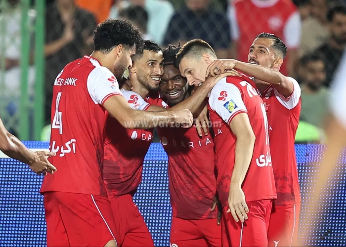 در جدال برای کسب پیروزی؛/ گزارش زنده: پرسپولیس 3 - ملوان 0