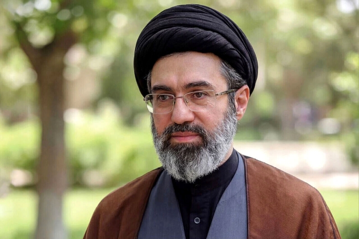 رهبر انقلاب: شرط اول غلبه حق بر باطل اتحاد مسلمین در مقابل کفر جهانی است/ حکّام کشورهای منطقه دشمن واقعی را بشناسند و با آن مقابله کنند/ دشمن به‌دنبال پاره‌پاره شدن امّت اسلام است