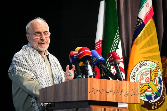 رییس جمهور شیطان صفت آمریکا بداند با یک ملت مستقل و تمدن تاریخی روبروست