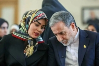عکس خبرساز از خاکسپاری بدرالسادات عراقچی با اشک‌های همسر وزیر