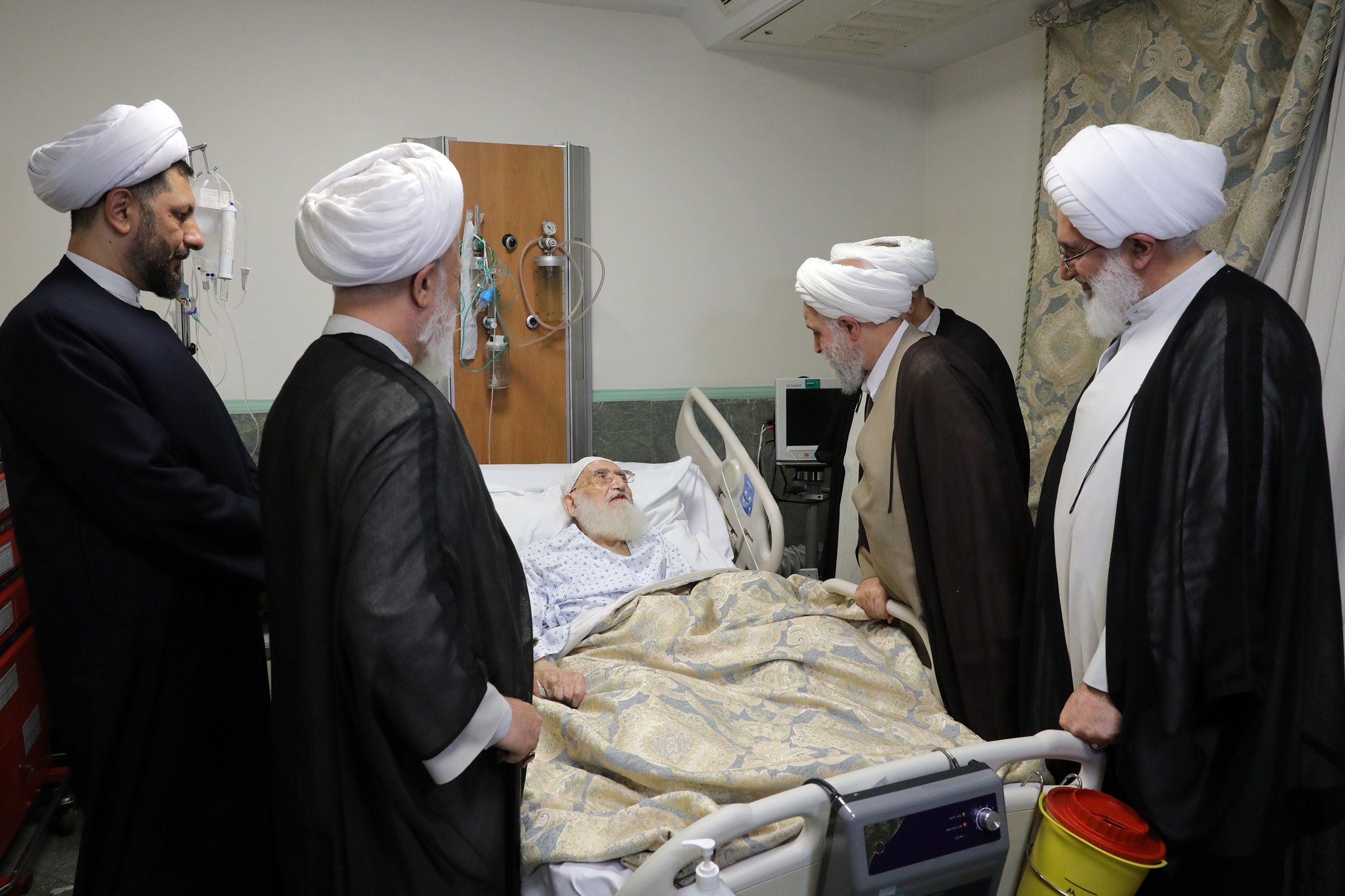  آیت‌الله نوری همدانی