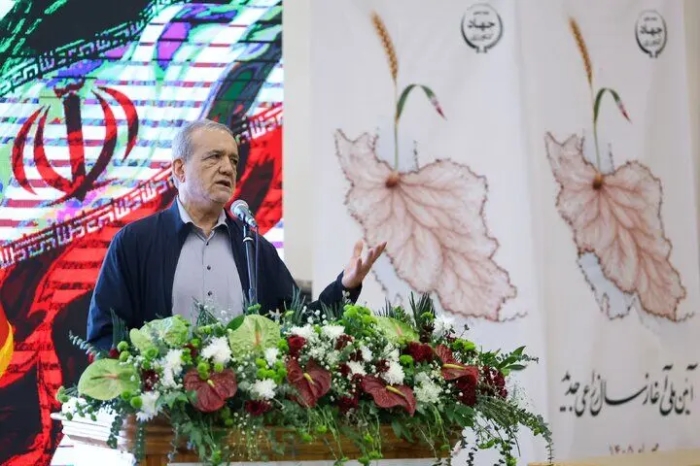 پزشکیان: برای ایستادگی در برابر زورگویی دشمن نباید در موضع ضعف باشیم