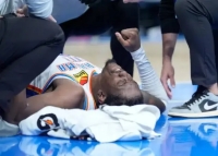 اشک‌ شای و هم‌تیمی‌هایش در آمد:  مصدومیت وحشتناک مچ‌پای ستاره NBA(عکس)